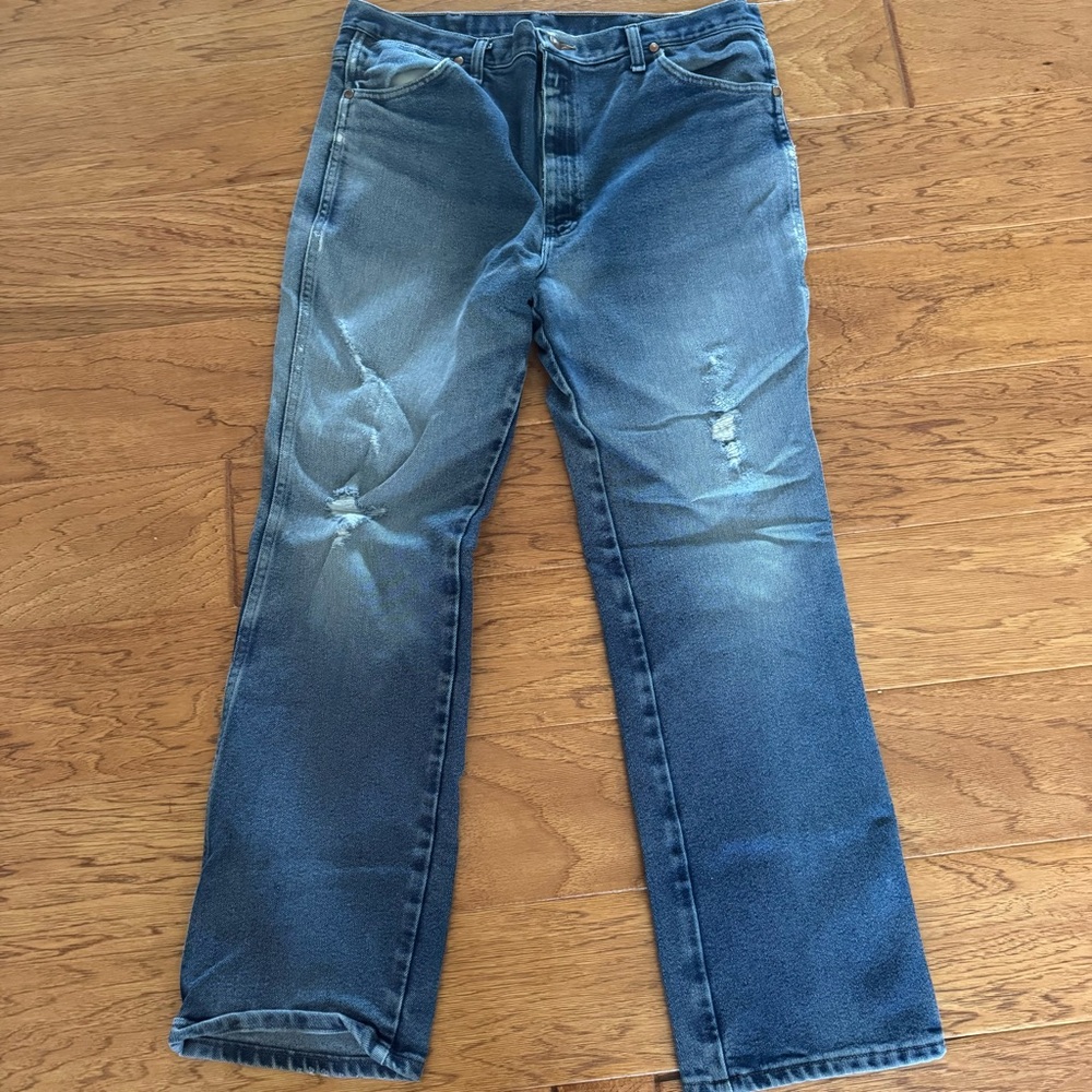 Wrangler 938NAV Straight Leg Jeans Men's 38 X 32 Mid Wash DenimDistressed Cowboy